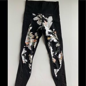 Athleta stash pocket floral salutation Powervita
